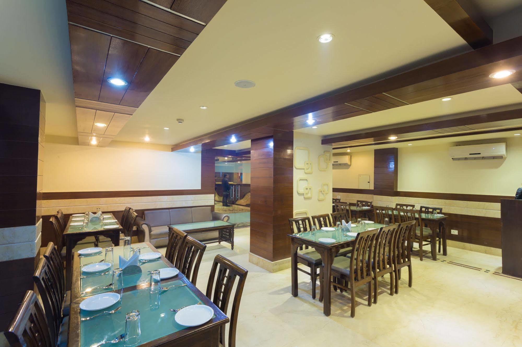 Katra Hotel Katra  Buitenkant foto