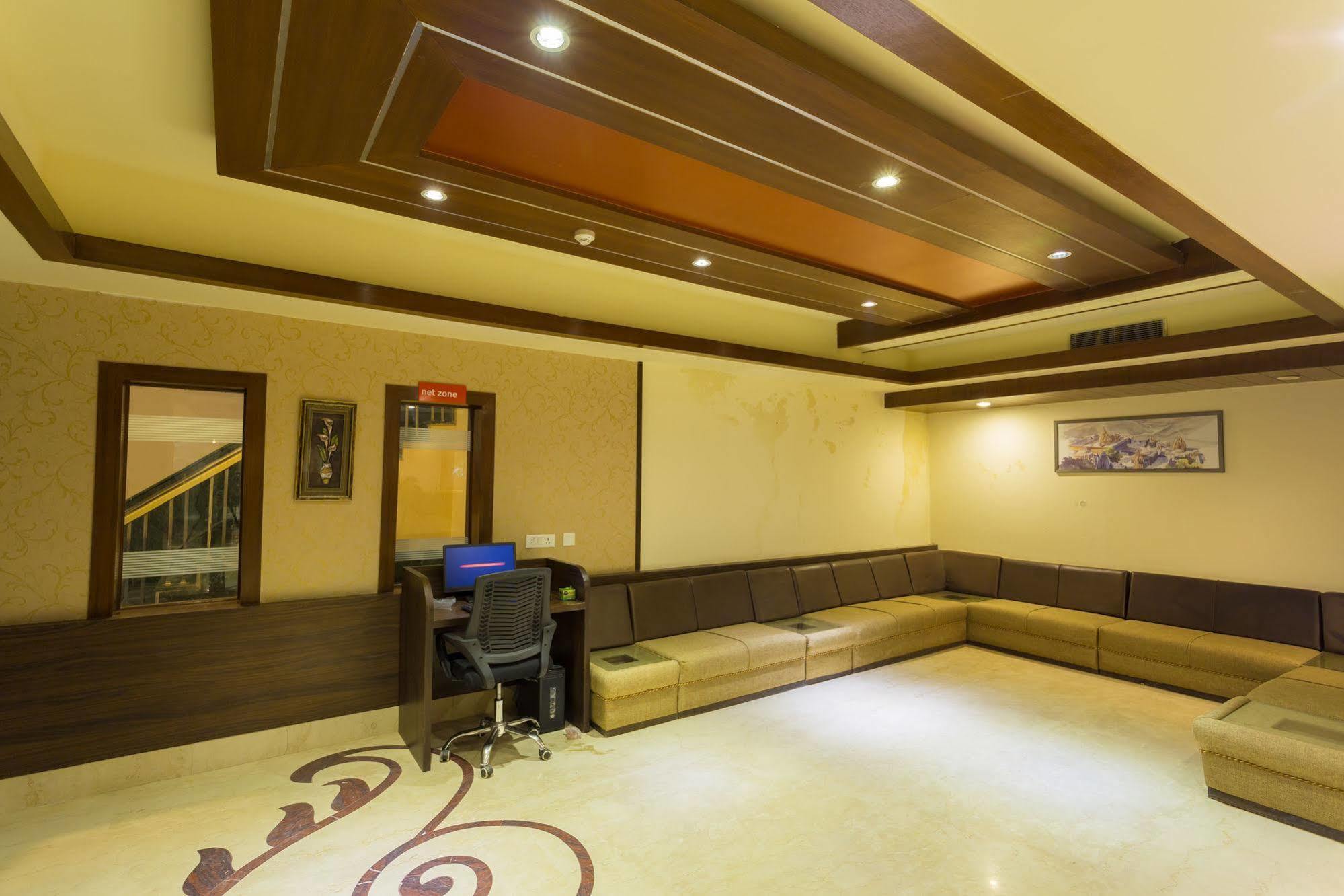 Katra Hotel Katra  Buitenkant foto